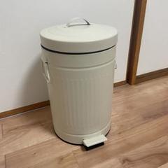 ニトリ ペダル式ゴミ箱 ペダルペールソフトクローズ アイボリー