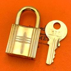 新品未使用　エルメス　カデナ　南京錠　104番　鍵2個 楽天市場】HERMES エルメス カデナ パドロック No.104 南京錠 鍵