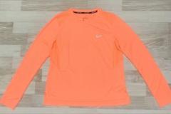 ナイキ　NIKE スポーツウェア　長袖　ランキングウェア　Lサイズ