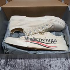 BALENCIAGA クリーム スニーカー