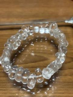 天然石、卵形水晶ブレスレット ！珍しいです！