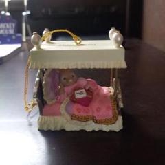 Merry Secret ベッドの小動物　フランス風インテリア