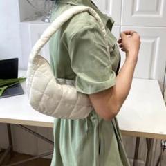 ミニバック 白 シンプル キルティング ショルダーバッグ 肩掛け