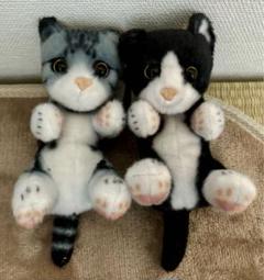 ぬいぐるみ リアルアニマル 猫 つまんでマスコット ハチワレ