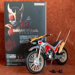 S.H.フィギュアーツ　仮面ライダークウガ　トライチェイサー2000 真骨彫製法 Amazon.com: Bandai Tamashii Nations S.H.Figuarts Trychaser