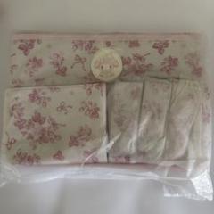 サンリオ　白いちごティータイム　コスメバスケット Amazon.co.jp: サンリオ(SANRIO) サンリオ 小物入れ コスメ