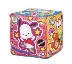 はぴだんぶい　キューブ型クッション