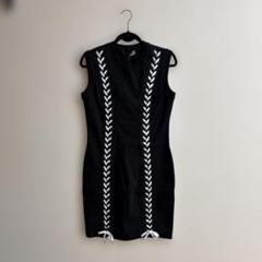 【SALE】LOVE MOSCHINO スタッズロゴ付 コットン ミニワンピース SALE☆関送込】LOVE MOSCHINO スタッズロゴ ミニワンピース
