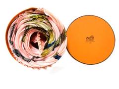 ☆未使用品☆エルメス Hermès プリーツカレ90 スカーフ 馬車 ピンク系