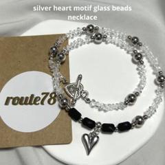 577.heart motif glass beads necklace