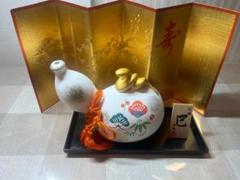 置物　九谷焼　白蛇　縁起物 九谷焼】開運縁起 白蛇の置物[陶幸 癸巳4号小槌のり巳盛] 木製