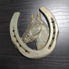 馬の頭部彫刻 馬蹄型装飾品