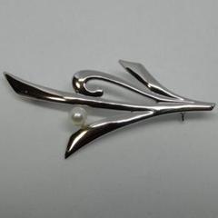 【極美品】ミキモト パール ブローチ 9粒 シルバー コサージュ 極美品 ミキモト パール 1粒 皇室御用達 コサージュ シルバー