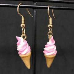 いちごミックスソフトクリームピアス