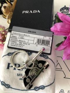 プラダ Prada キーホルダー キーリング ロゴ メタル レザー ロゴ アウトレット ブランド レディース Pp3 1 セール 19 春夏 新作の中古 未使用品を探そう メルカリ プラダ Prada キーホルダー キーリング ロゴ メタル レザー ロゴ アウトレット ブランド レディース Pp3 1 セール 19 春夏 新作の中古 未使用品を探そう メルカリ
