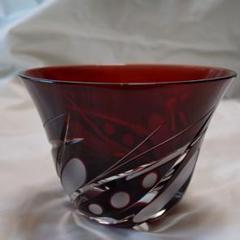 江戸切子 華硝流 熊倉隆一 瑠璃 籠目菊つなぎ 鉢 17cm ボウル 熊倉隆一(2代目)の新作ぐい呑み。 size:高さ7.5cm、直径6.8cm