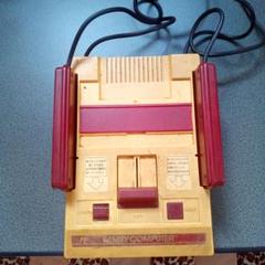 ファミコン  動作未確認 ジャンク品扱い  純正箱あり ファミコン本体  年代物 ファミコン 動作未確認 ジャンク品扱い 純正箱あり ファミコン
