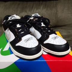 HUF × NIKE SB DUNK LOW "San Francisco"のサムネイル