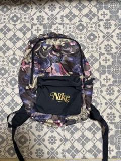 Nike 花柄リュックのサムネイル