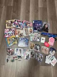 大学 割引 twice まとめ売り メルカリ - (CD、トレカ48枚、バッチ、グッズ) K-POP・アジア