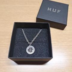 HUF ネックレス ロゴペンダント 箱あり 美品 HUF - HUF ネックレスの通販 by GO GO SHOP｜ハフならラクマ
