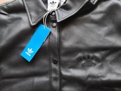 【新品未使用】ジェニー着用 adidas フェイクレザー ボタン付きジャケット 新品未使用】ジェニー着用 adidas フェイクレザー ボタン付き