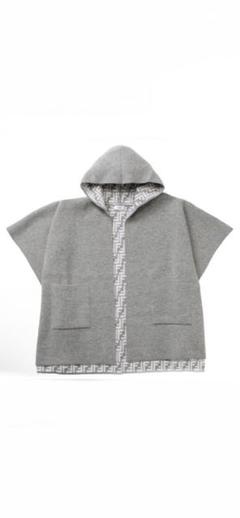 まりりんもんろ様　FENDI フード付きポンチョ グレー kids用 size4 FENDI フード付きポンチョ グレー kids用 size4