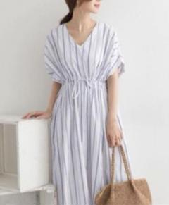 美品【アーバンリサーチドアーズ】ランダムストライプ柄ドロストデザインワンピース★のサムネイル