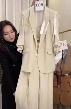 新品✨2点セット人気のシンプルセットアップ パンツスーツ✨高級感オーバーサイズ