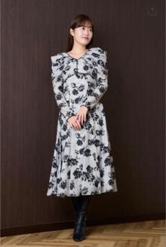 ワンピース Herlipto Winter Rose Dress herlipto Winter Rose Dress