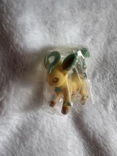 ポケモン　リーフィア　ストラップ　つまんでつなげてマスコット