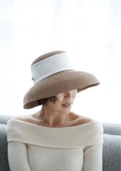 鈴木六夏　the9shop 丸めて洗える　SUMMER HAT ベージュ×黒 丸めて洗える SUMMER HAT ベージュ×黒 | THE9SHOP