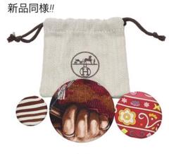 E2587 新同 エルメス ノベルティ 缶バッチ 3点セット E2587 新同 エルメス ノベルティ 缶バッチ 3点セット - メルカリ