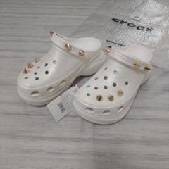 【新品未使用】crocsクラシックベイグリッタースタッツクロッグウィメン 23㎝