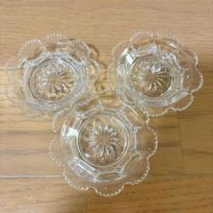 プレスガラス　小皿　一つ巴紋　アンティーク　明治〜大正時代③ プレスガラス小皿 星と蝶 - ANTIQUE belle WEB SHOP