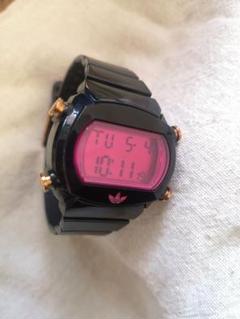 Adidas 時計 黒 ピンクの中古 未使用品 メルカリ