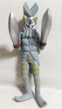 大迫力！販促用バルタン星人デカいフィギュア　大きい　ウルトラマン　宇宙人　怪獣 Amazon.co.jp: ウルトラ怪獣 バルタン星人 : おもちゃ