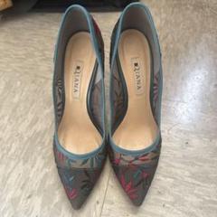 DIANA 刺繍入りグレー高ヒールパンプス