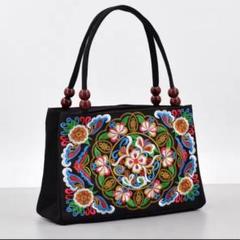 刺繍入りハンドバッグ 27cm x 18cm
