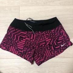 内側にもポケットあり。インナーショーツ付。シルエットもきれいです!