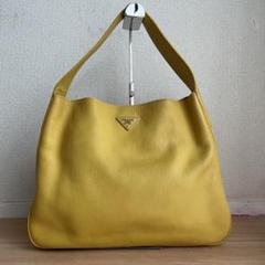 PRADA プラダ　シボレザー　ショルダーバッグ　三角ロゴ