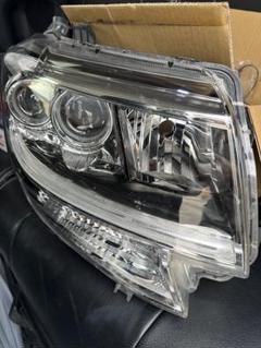 タントカスタム　81145-B2070ベッドランプユニット右　LA600s タントカスタム 81145-B2070ベッドランプユニット右 LA600s