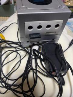 ゲームキューブ本体とカセットで遊べるパーツ、ポケモンボックス