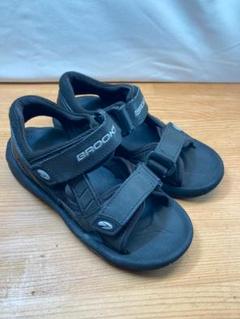 BROOKS KIDS サンダル ブラック