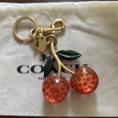 美品　コーチ　さくらんぼキーホルダー　キーリング　チェリー　チャーム　coach COACH コーチ チャーム キーホルダー さくらんぼ チェリー 赤