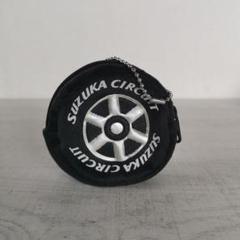 新品鈴鹿サーキットF1日本2025キーホルダー・ピンズ・ステッカー3枚セット Amazon.co.jp: 鈴鹿サーキット イニシャルキーホルダー アクリル