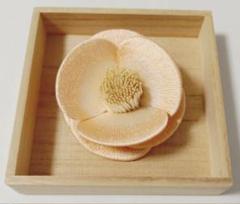 emi takazawa 刺繍花　コサージュ　椿 emi takazawa 刺繍花 コサージュ - メルカリ