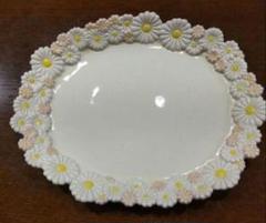 つちのわ　花かんむり　中皿 2枚セット つちのわ】花かんむり 中皿／白 | Kinilu STORE