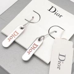 美品✨ ディオール ピアス DIOR ロゴプレート CDロゴ リボン