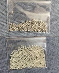 再々値下げ！新品未使用 ホワイトパールビーズ&シルバービーズ 直径約2mm ☆☆のサムネイル